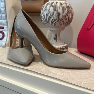 Calvin Klein women’s Gayle heels, in classic gray faux patent leather, 9.5 NWOT